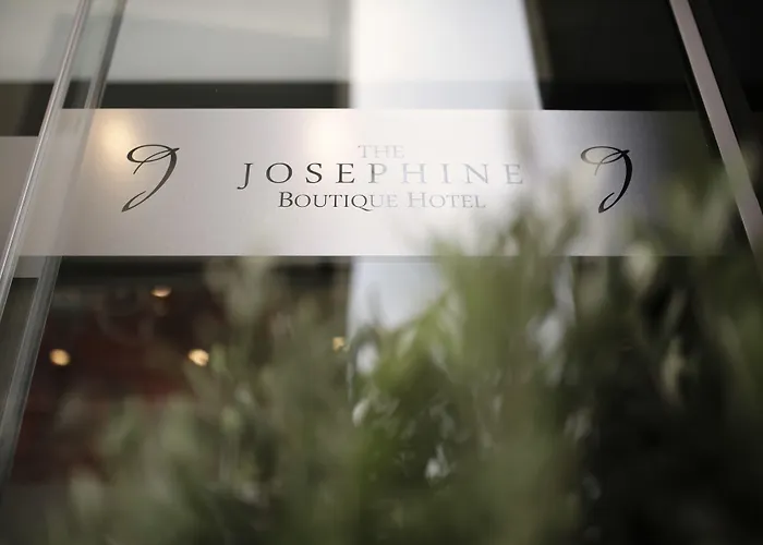 Готель The Josephine Boutique
