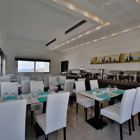 The Josephine Boutique לרנקה