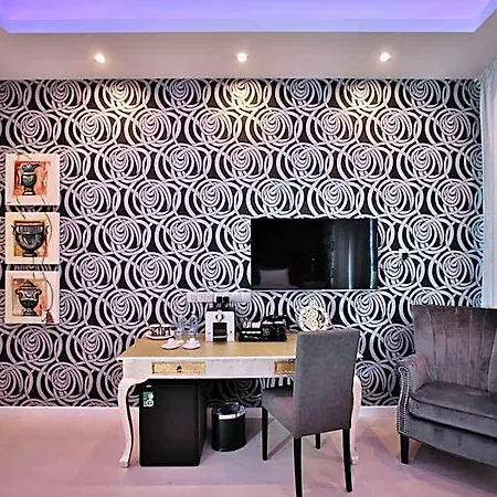 The Josephine Boutique Готель